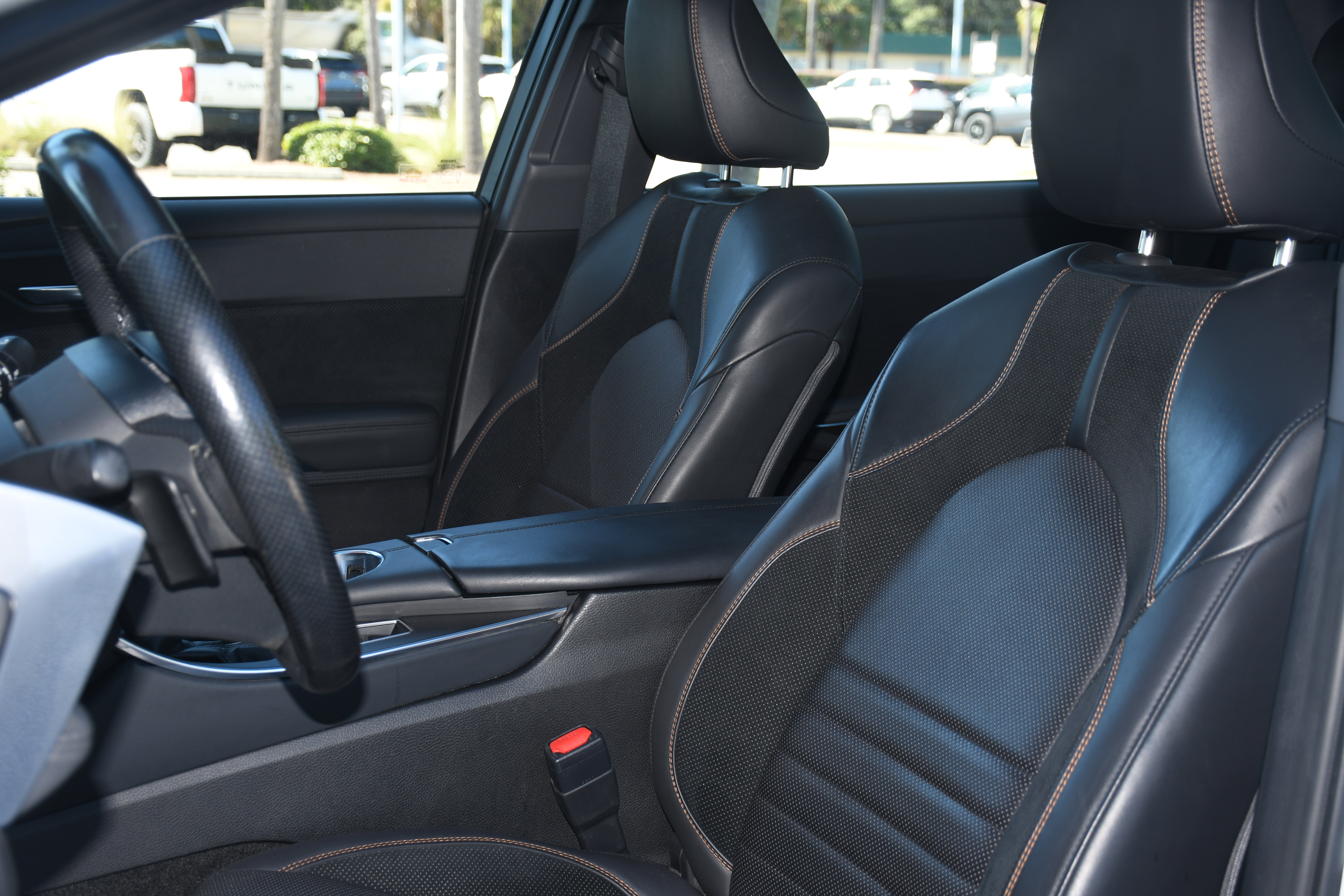 Used 2019 Toyota Avalon XSE image 12