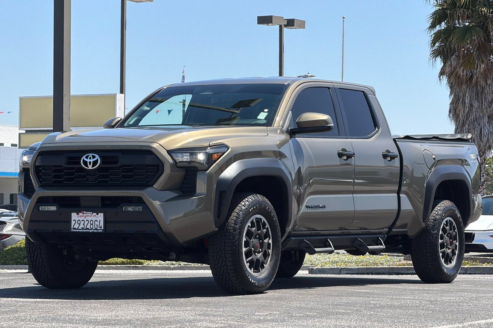 Used 2025 Toyota Tacoma TRD Off-Road w/ TRD Off Road Upgrade Package AWD/4WD image 10