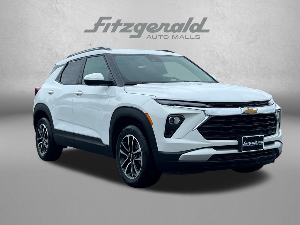 Used 2025 Chevrolet TrailBlazer LT AWD/4WD image 1