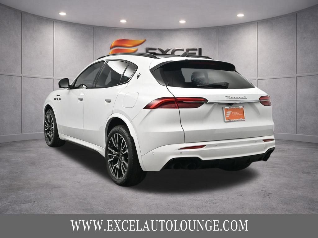 Used 2023 Maserati Grecale Modena image 4