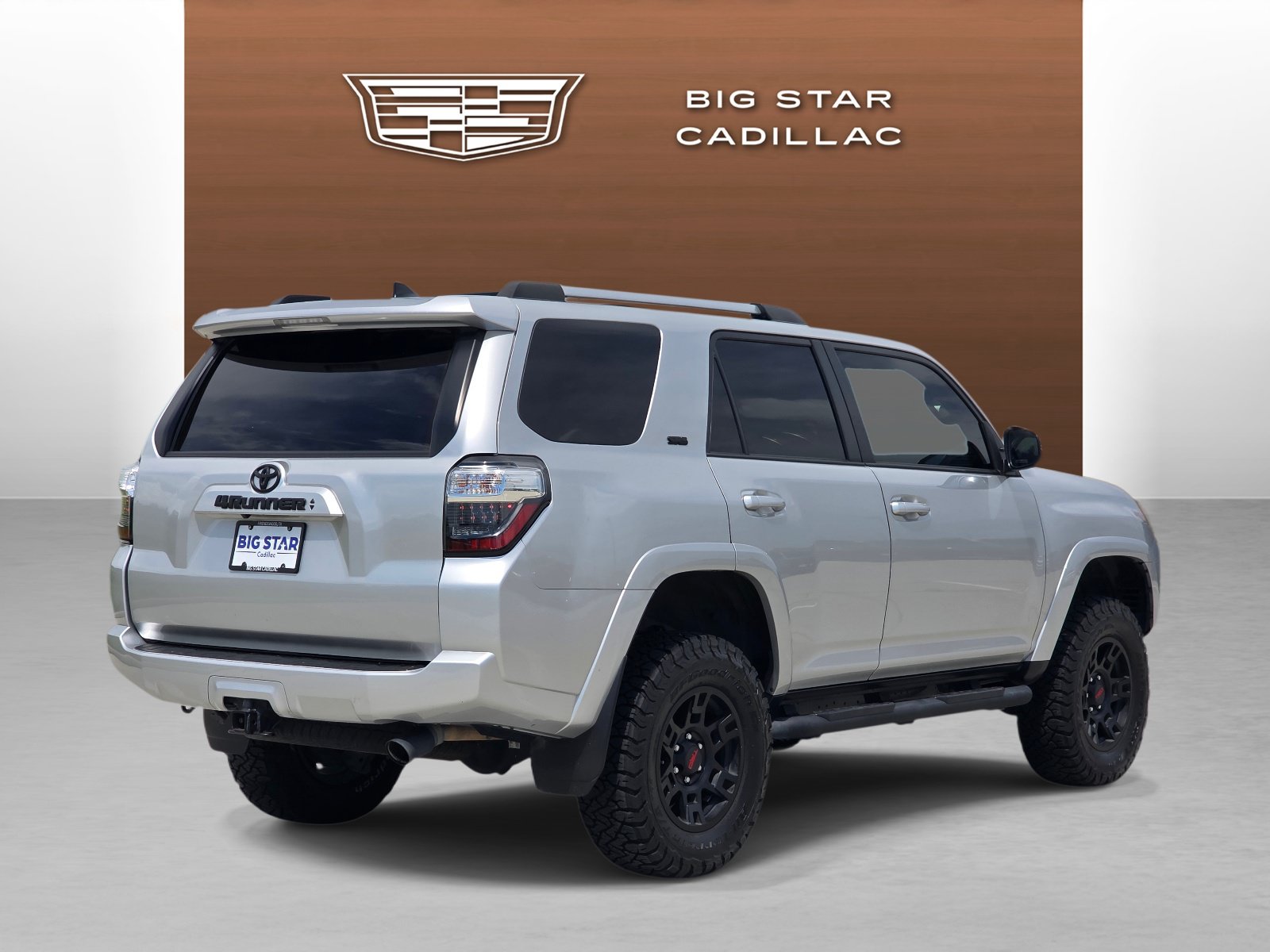 Used 2023 Toyota 4Runner SR5 Premium w/ Moonroof Package AWD/4WD image 5