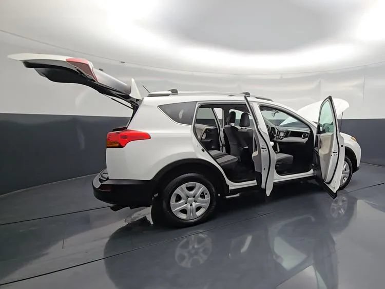 Used 2013 Toyota RAV4 LE AWD/4WD image 14