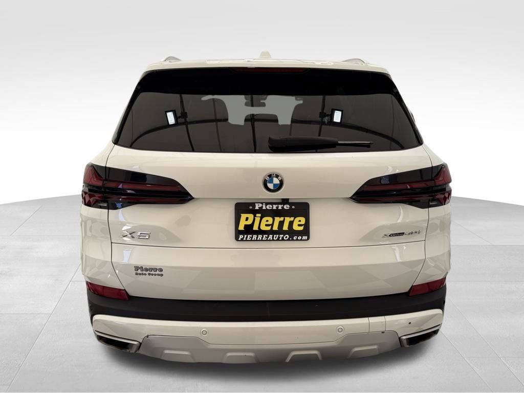 Used 2024 BMW X5 xDrive40i w/ Premium Package image 3