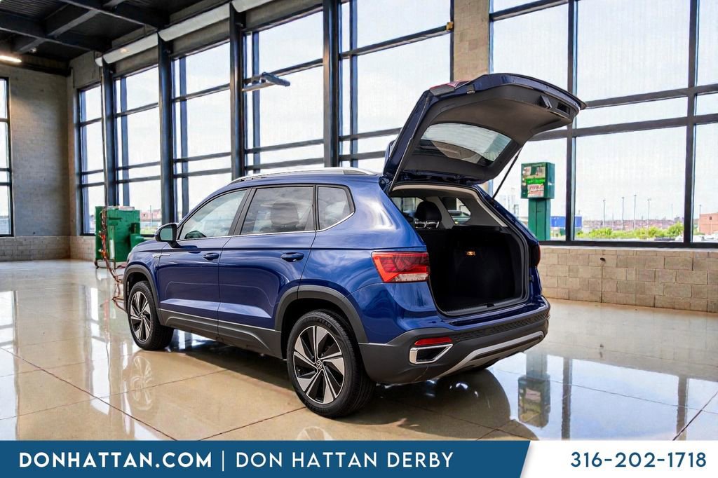 Used 2023 Volkswagen Taos SE AWD/4WD image 28