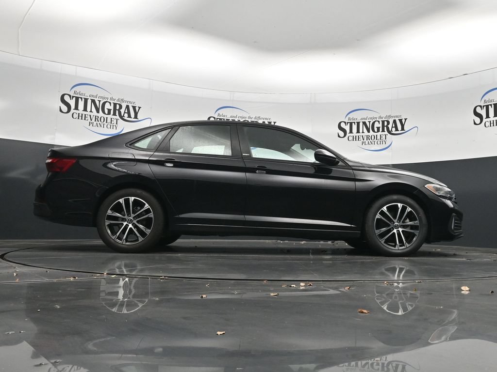 Used 2023 Volkswagen Jetta Sport FWD image 33