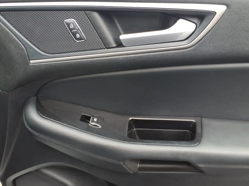 Used 2019 Ford Edge SEL w/ Equipment Group 201A image 10