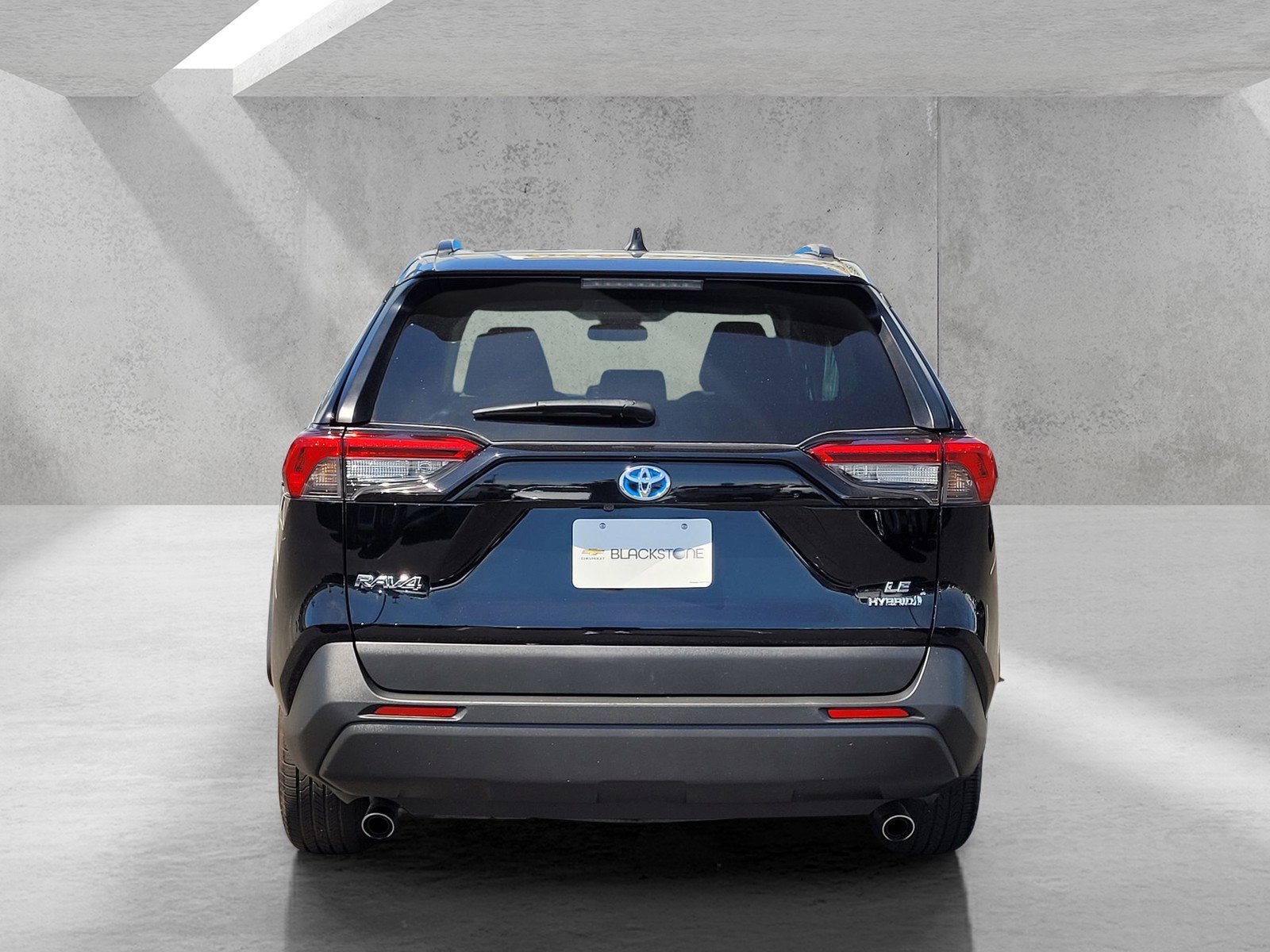 Used 2021 Toyota RAV4 LE image 5