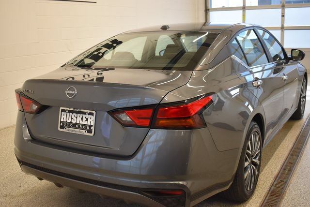 Used 2025 Nissan Altima 2.5 SV FWD image 4
