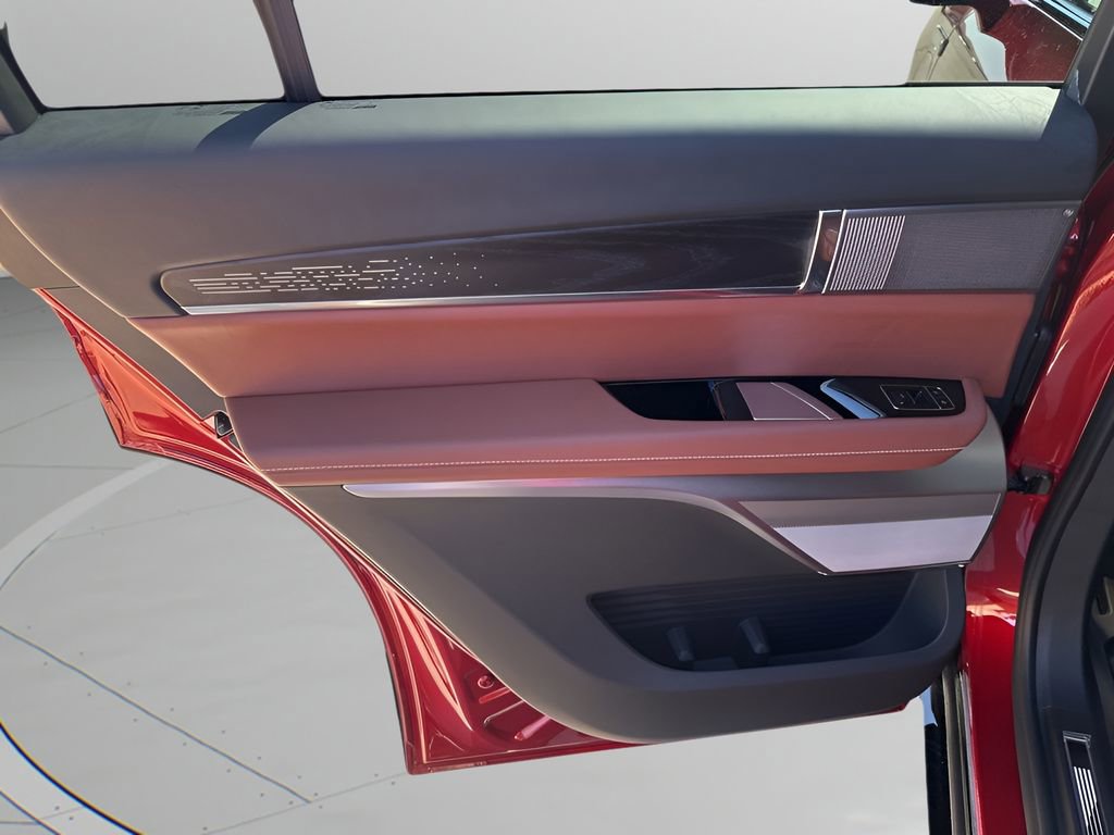 New 2026 Cadillac Vistiq Platinum w/ LPO, Floor Liner Package image 18