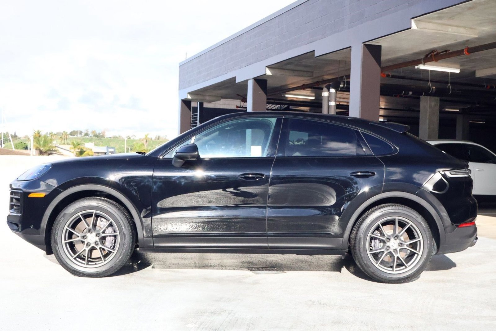 Certified 2024 Porsche Cayenne image 2