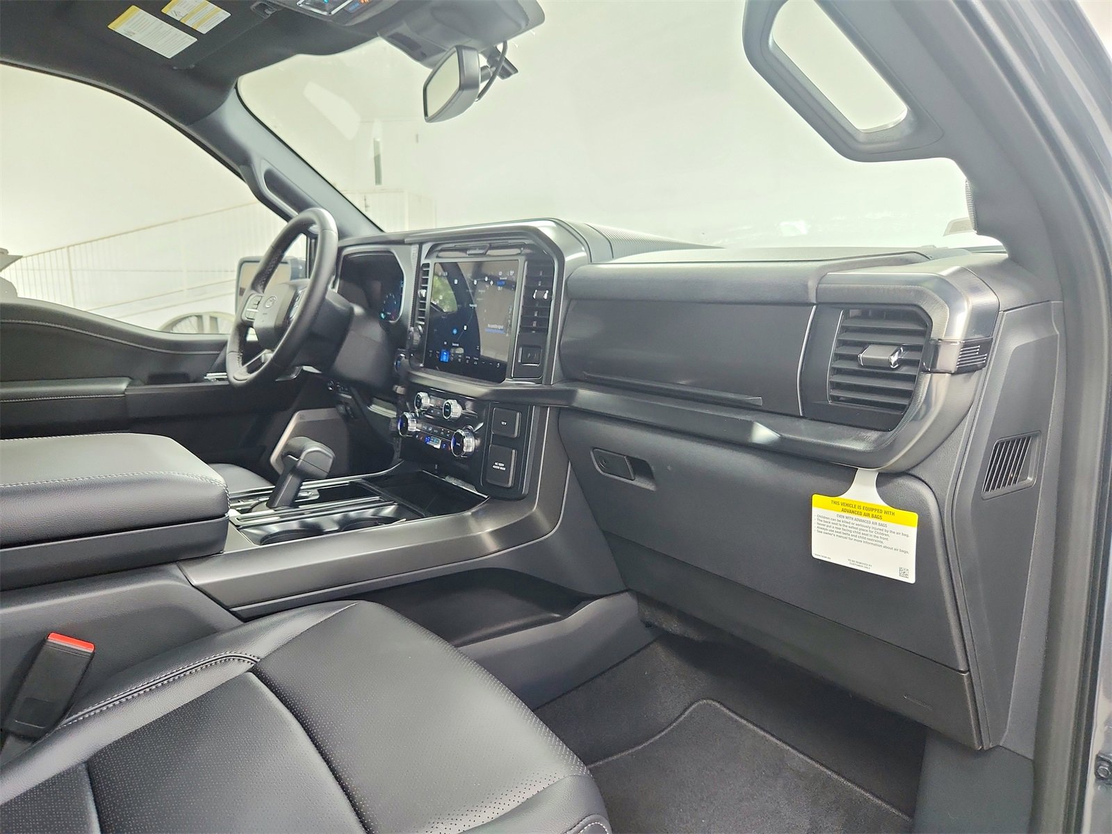 New 2025 Ford F150 Lariat w/ Equipment Group 502A High image 34