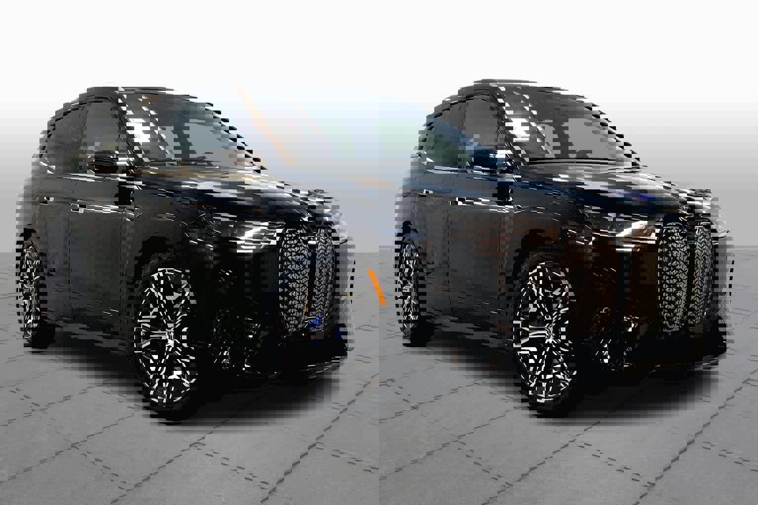 Used 2023 BMW iX M60 w/ Executive Package image 2