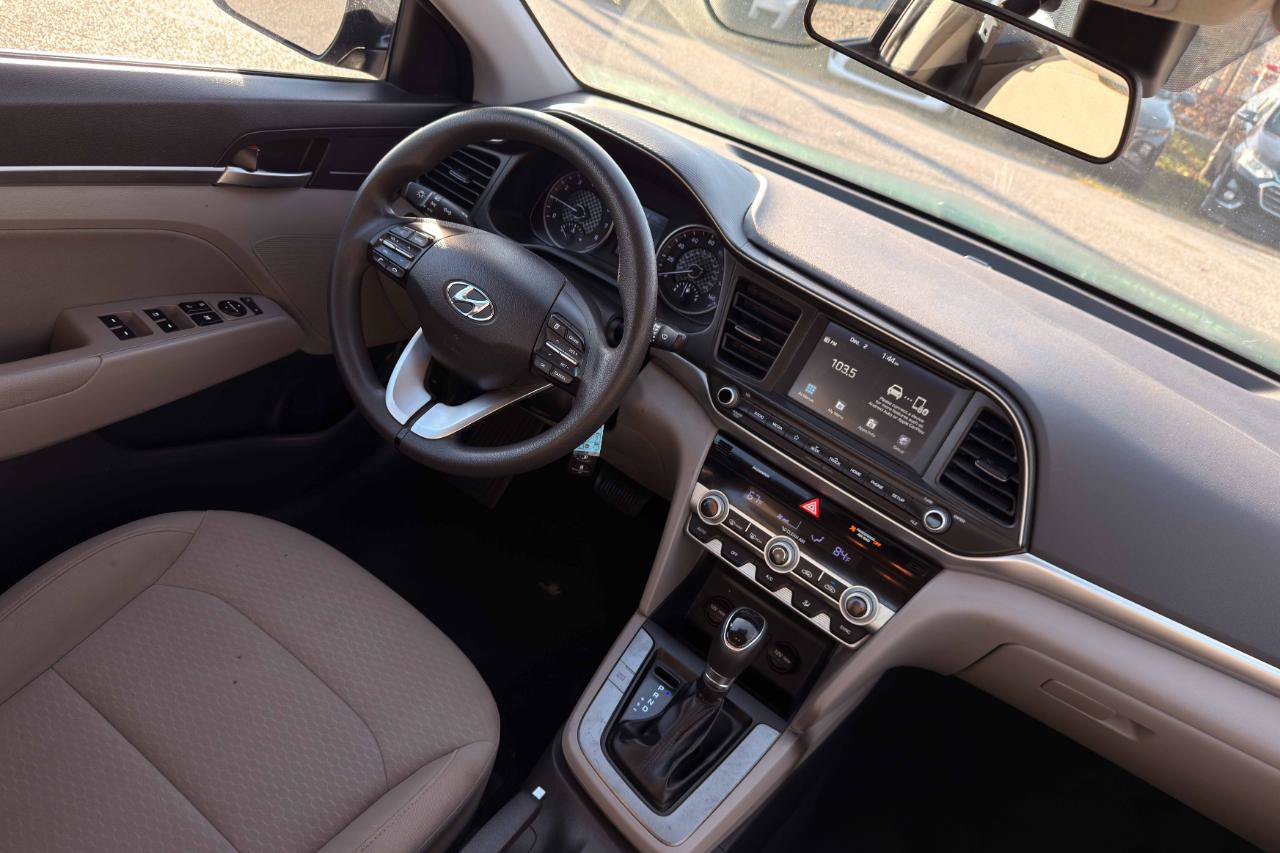 Used 2020 Hyundai Elantra SEL FWD image 14