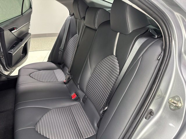 Used 2019 Toyota Camry SE FWD image 22