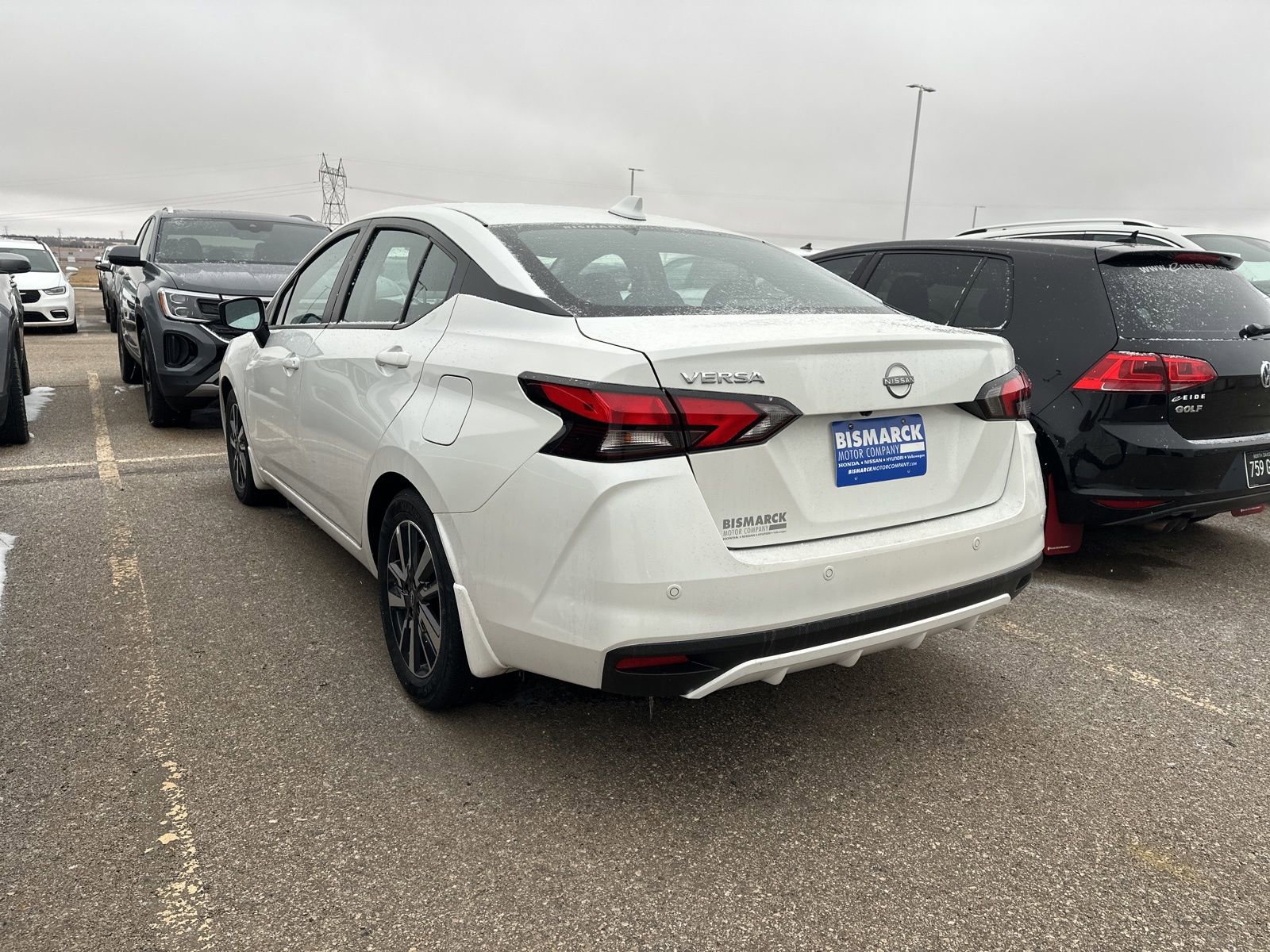 Used 2025 Nissan Versa SV w/ Trunk Package image 4