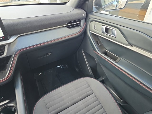 Used 2025 Ford Explorer ST-Line image 14
