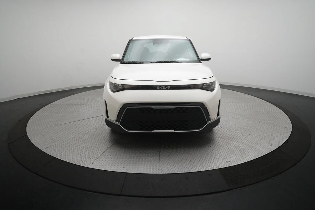 Used 2023 Kia Soul LX w/ LX Technology Package FWD image 11