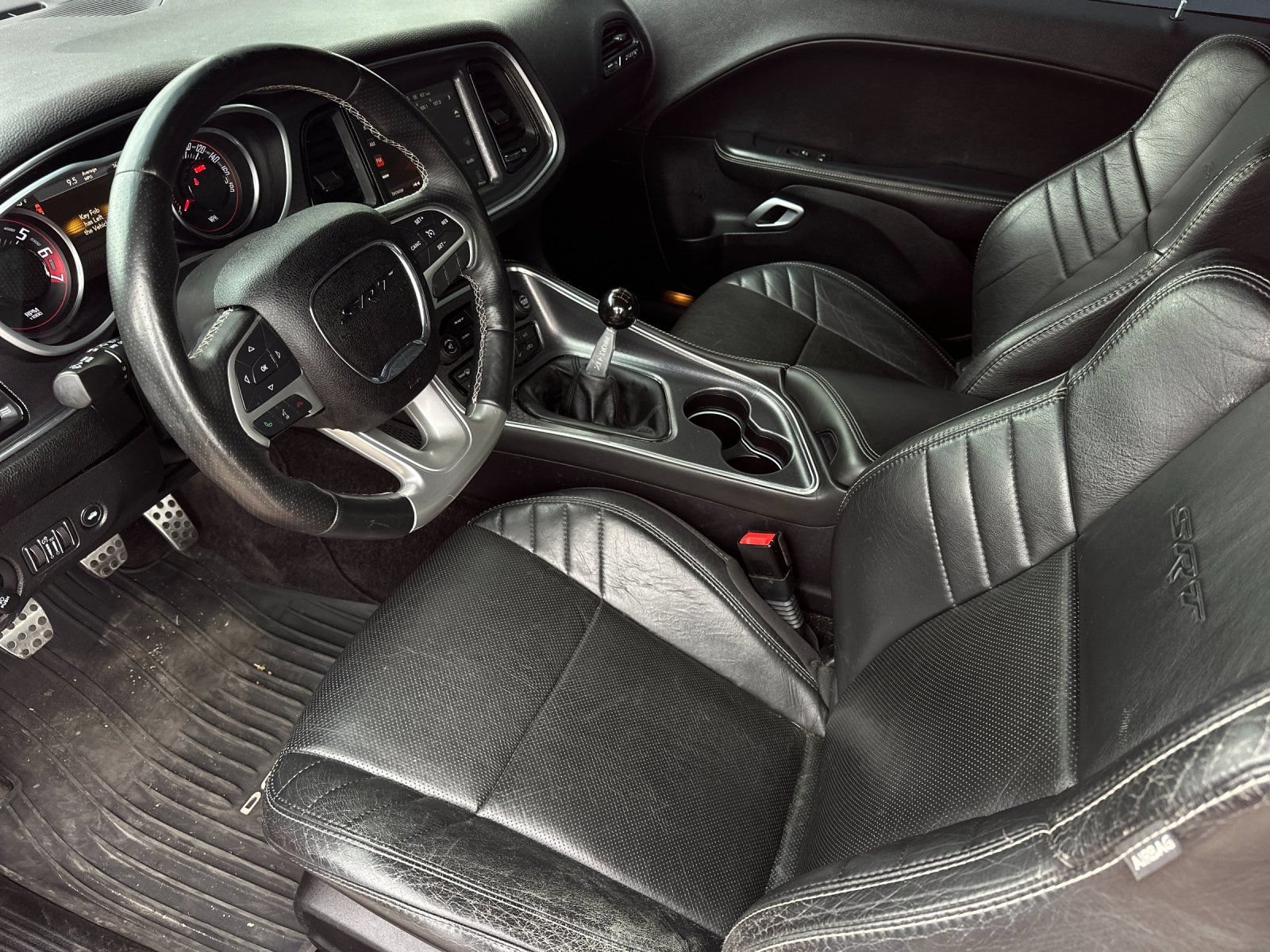 Used 2016 Dodge Challenger SRT w/ Technology Group RWD image 9
