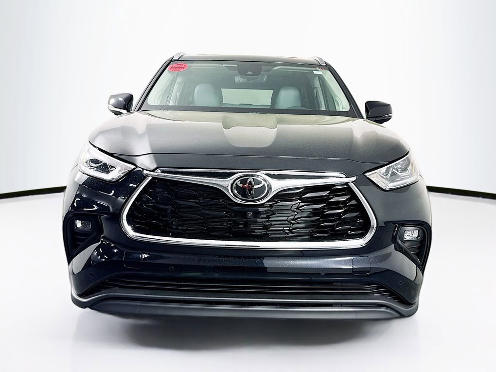 New 2026 Toyota Highlander Limited image 2