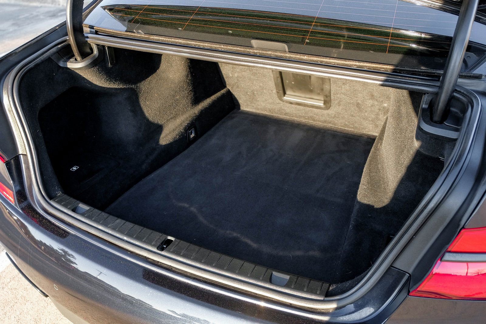 Used 2016 BMW 750i xDrive image 54