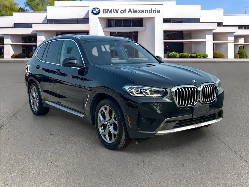 Used 2023 BMW X3 xDrive30i w/ Premium Package AWD/4WD image 3