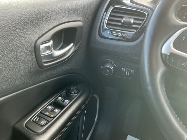 Used 2019 Jeep Compass Limited w/ Safety & Security Group image 27