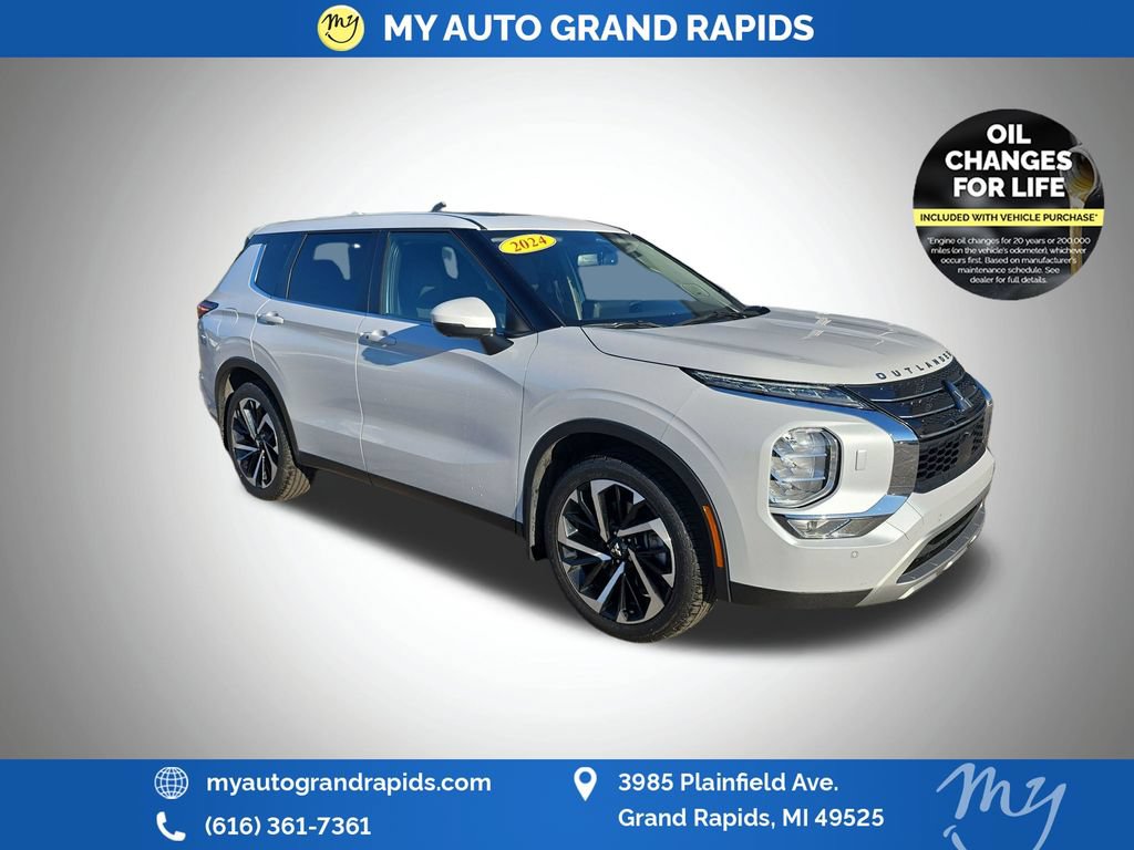 Used 2024 Mitsubishi Outlander SE
