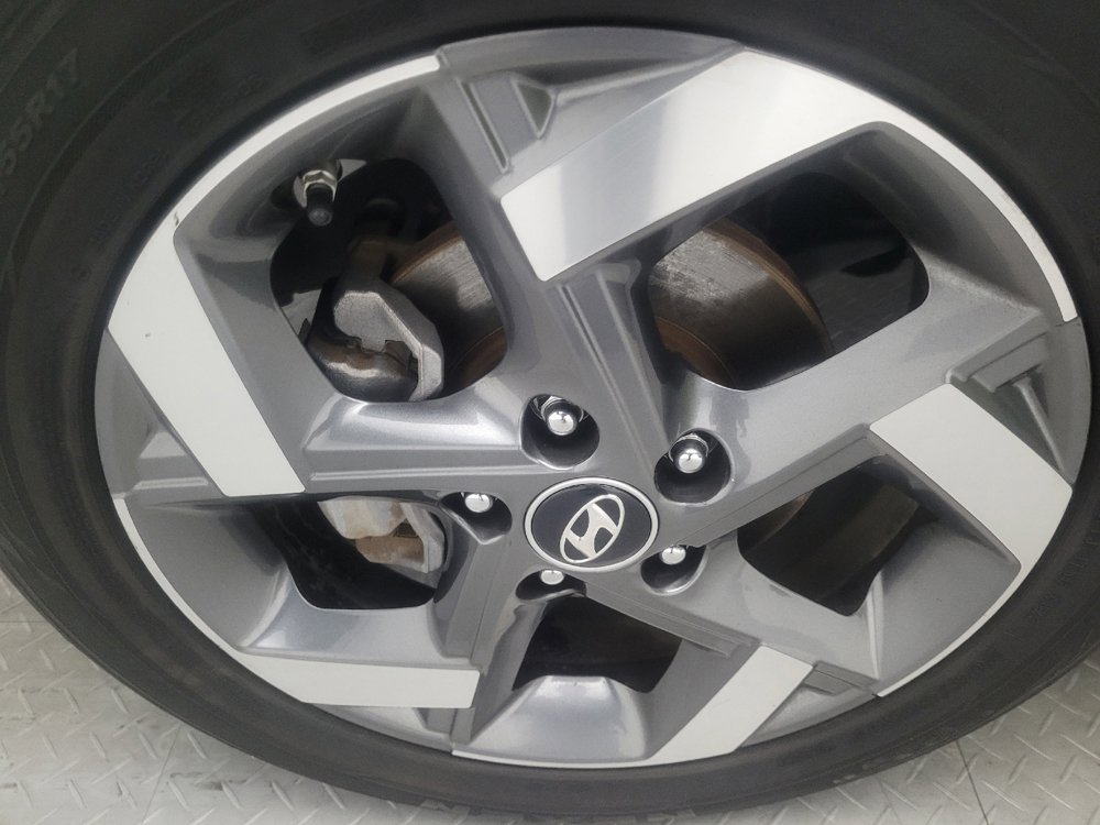 Used 2021 Hyundai Venue SEL image 31