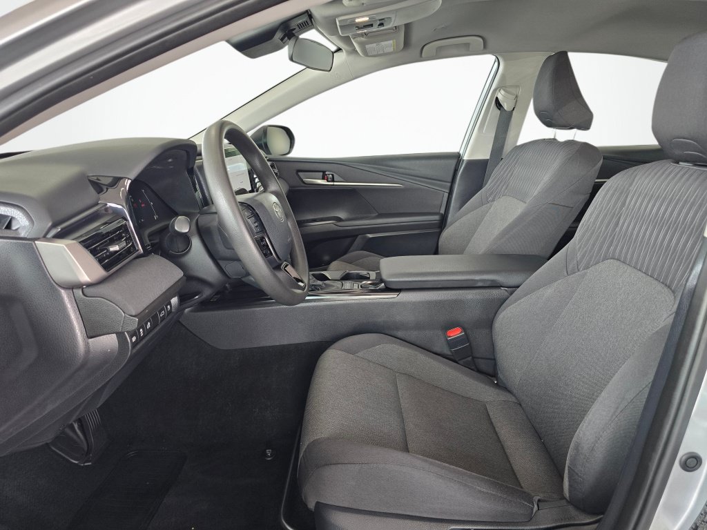 Used 2025 Toyota Camry LE FWD image 18