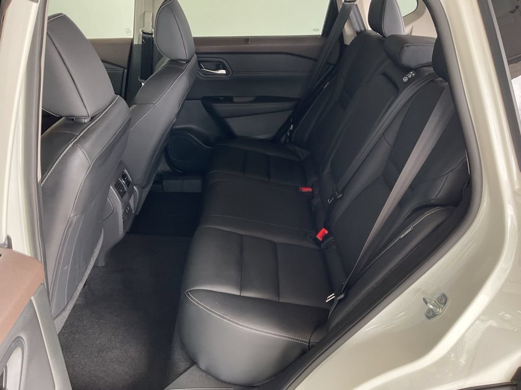 Used 2023 Nissan Rogue SL w/ SL Premium Package AWD/4WD image 21