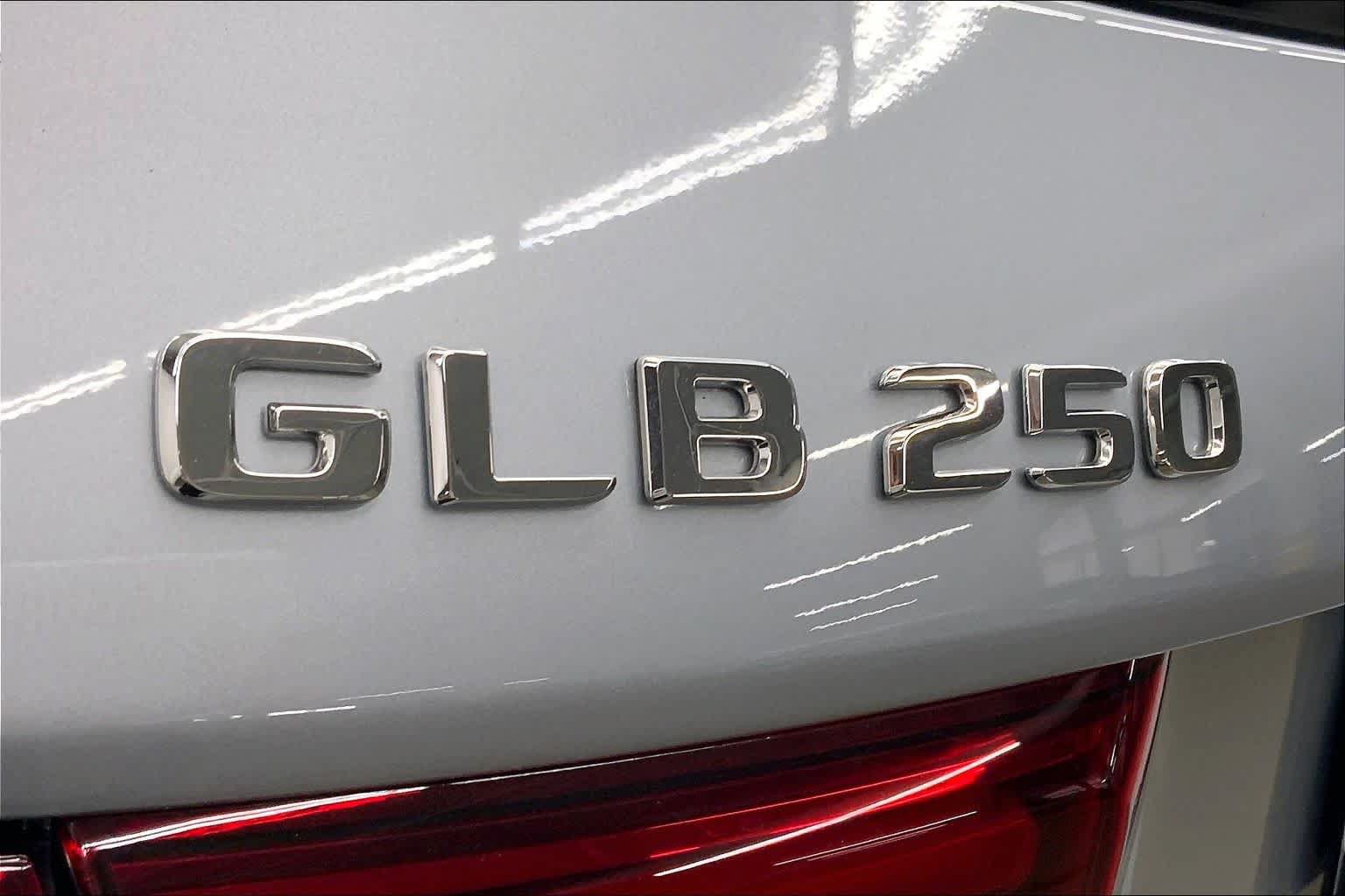 New 2026 Mercedes-Benz GLB 250 image 16