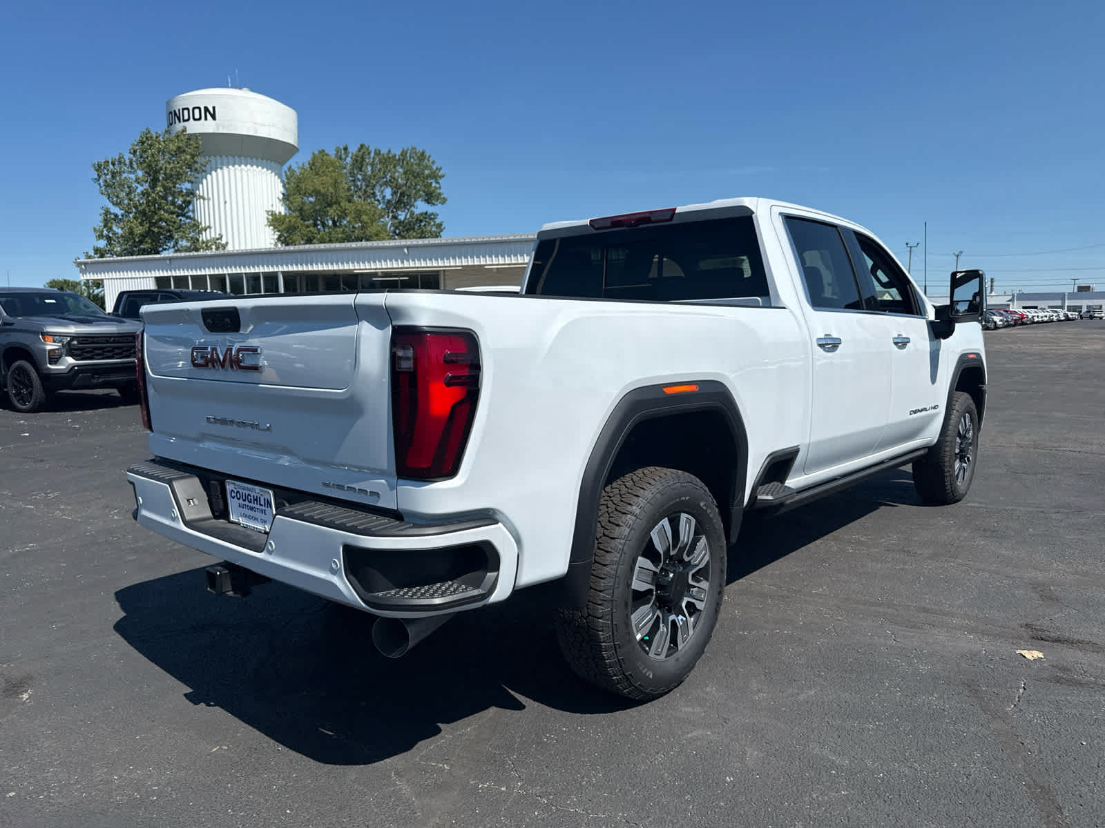 New 2026 GMC Sierra 3500 Denali w/ Denali Reserve Package AWD/4WD image 5