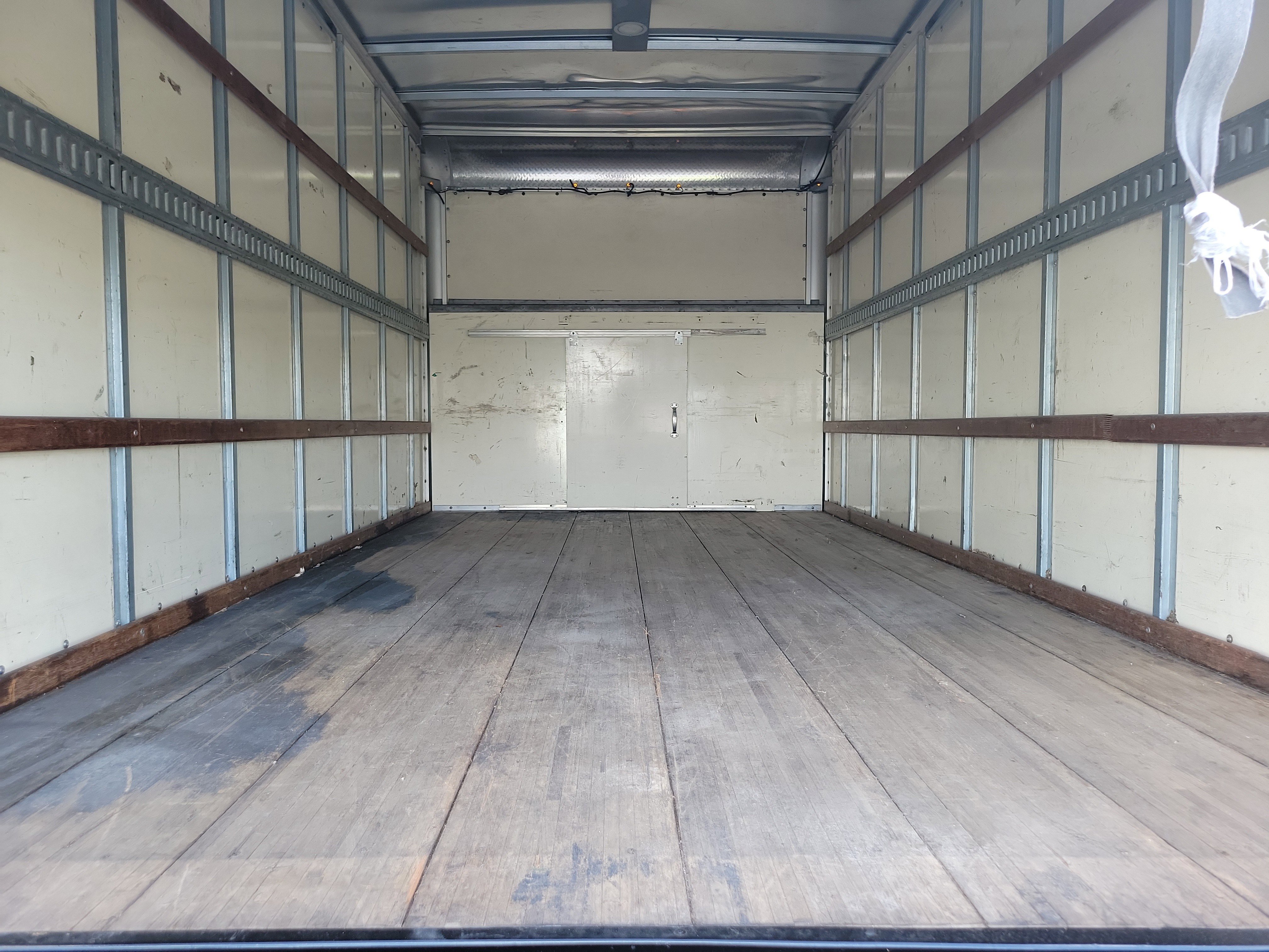 Used 2022 Ford E-350 and Econoline 350 Super Duty image 8