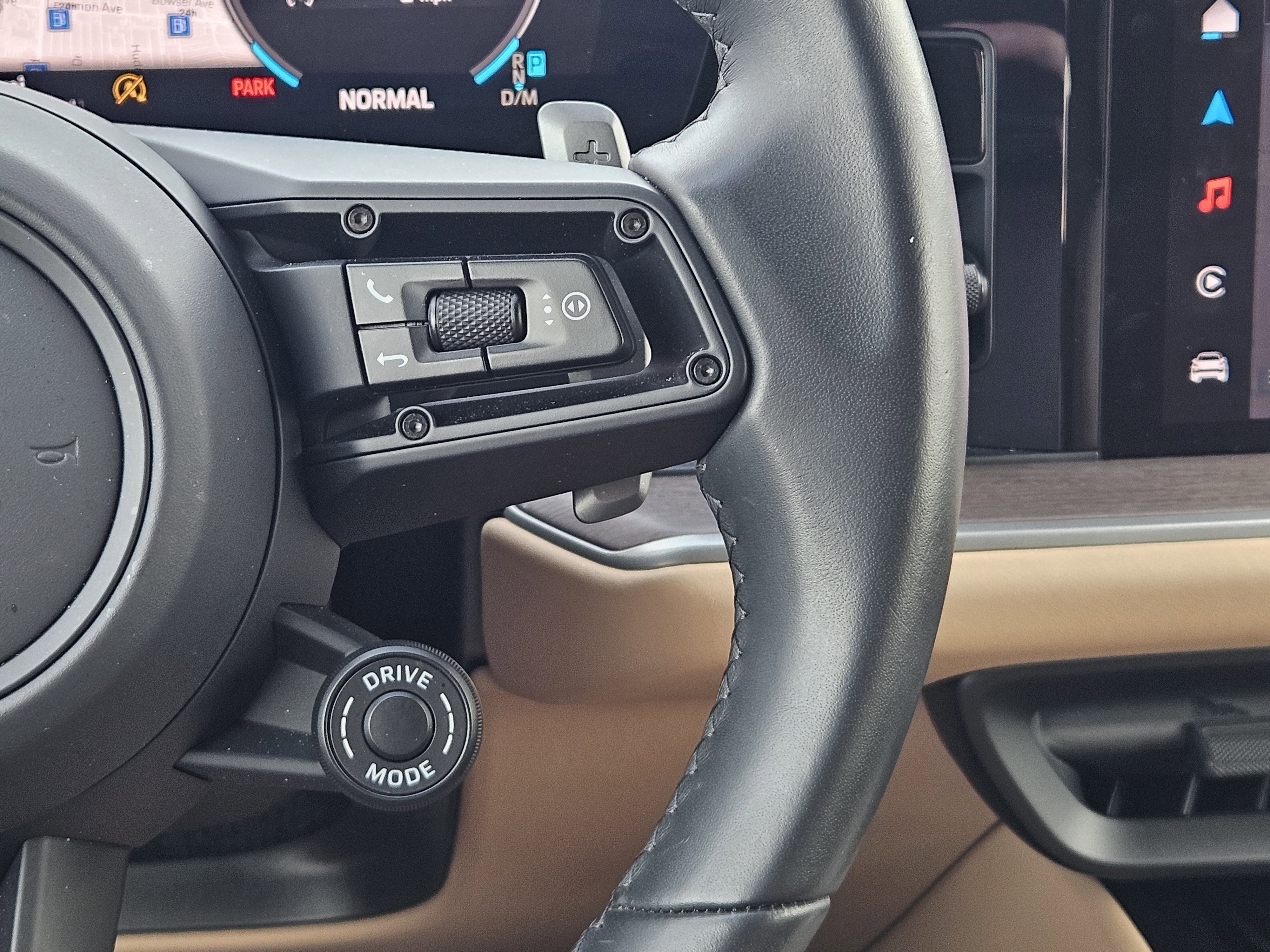 Certified 2025 Porsche Cayenne S image 27