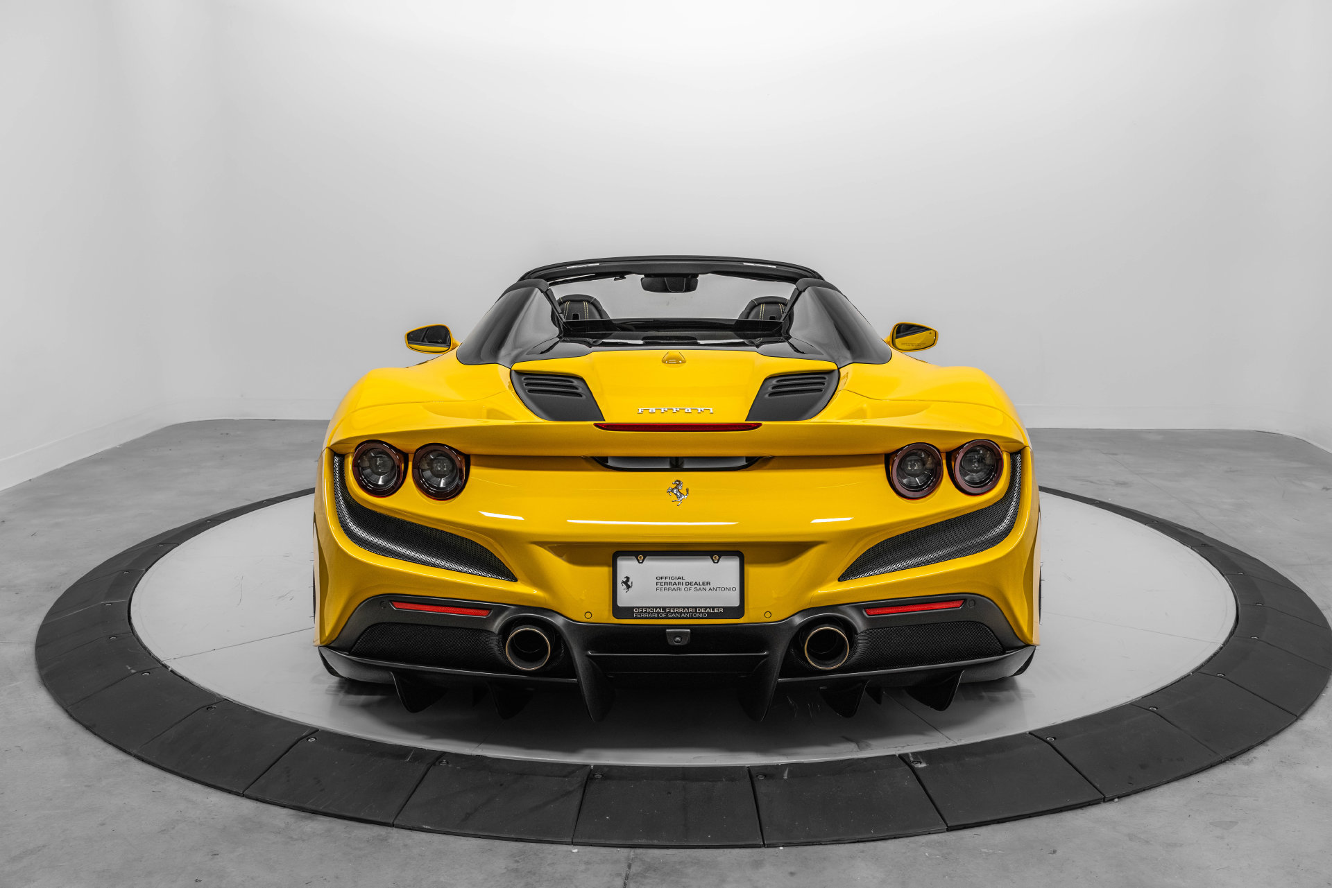 Certified 2021 Ferrari F8 Tributo RWD image 11