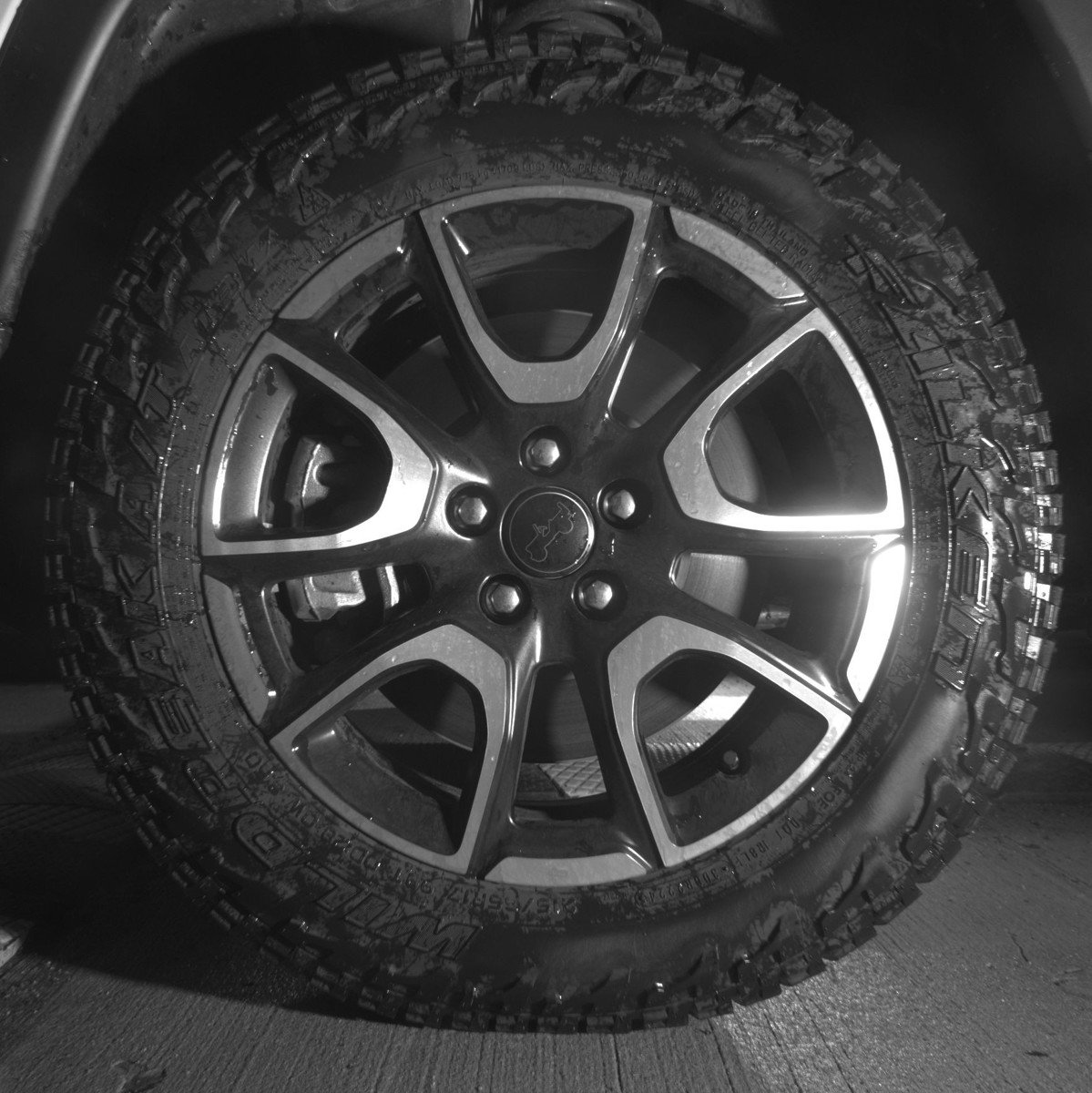 Used 2025 Jeep Compass Trailhawk AWD/4WD image 12
