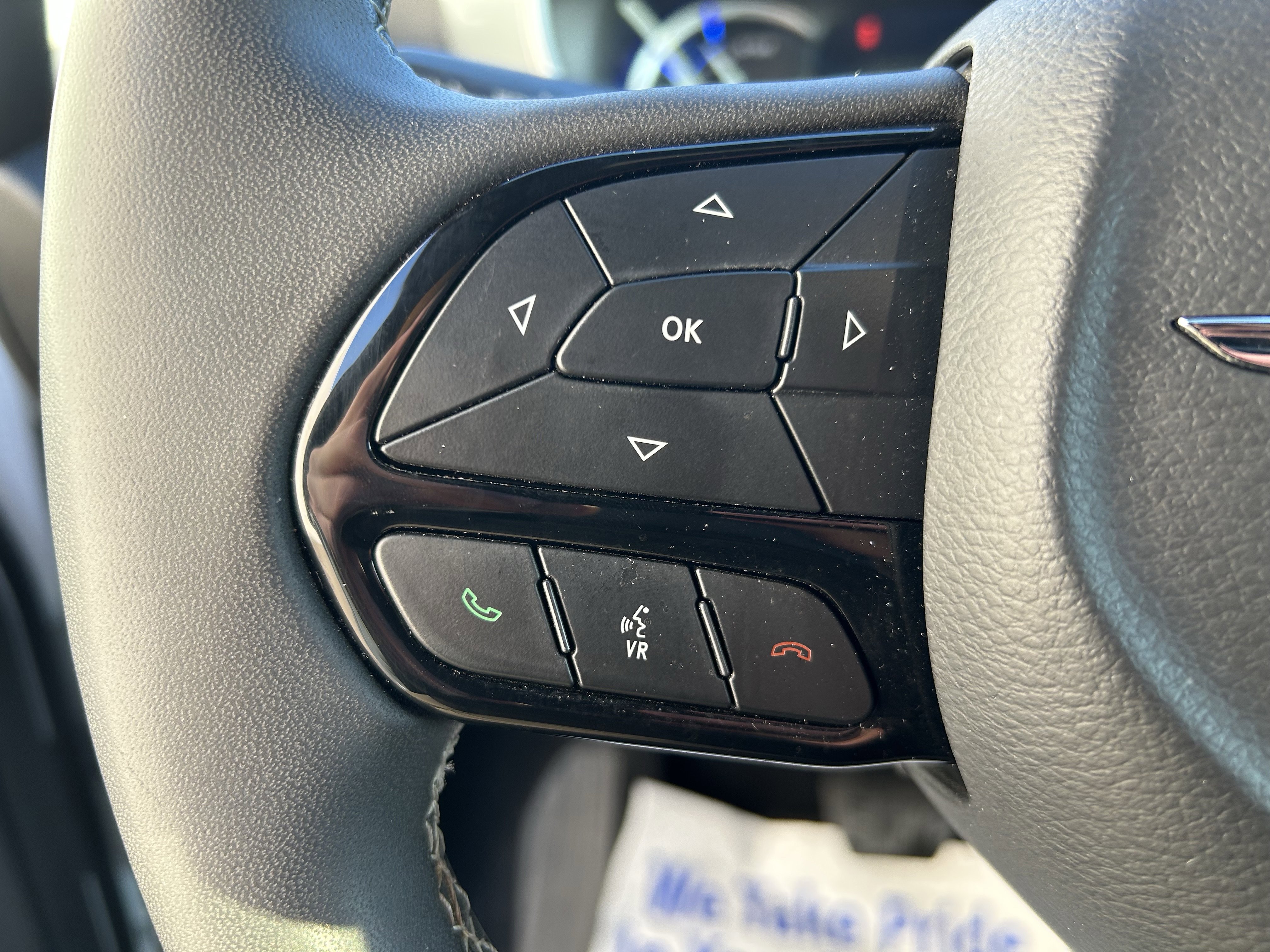 Used 2024 Chrysler Pacifica Limited image 24