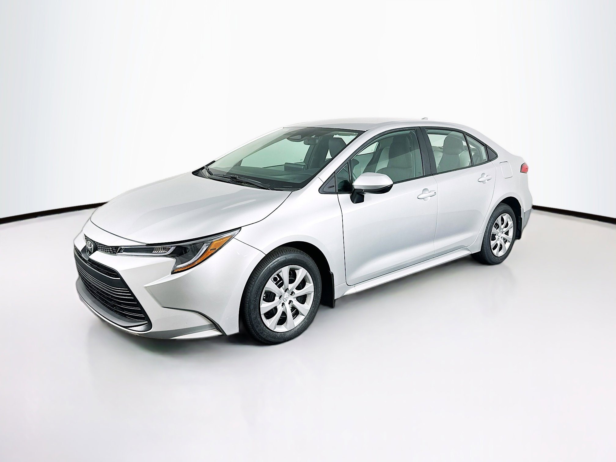 Used 2026 Toyota Corolla LE FWD image 3