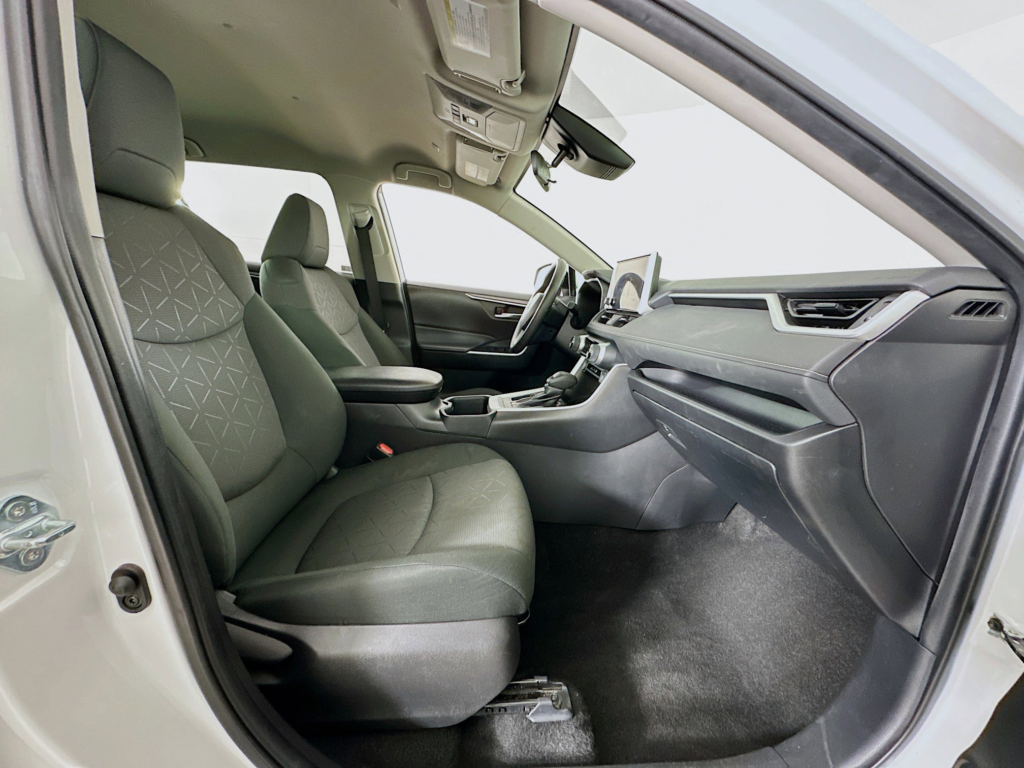 Used 2024 Toyota RAV4 XLE image 29