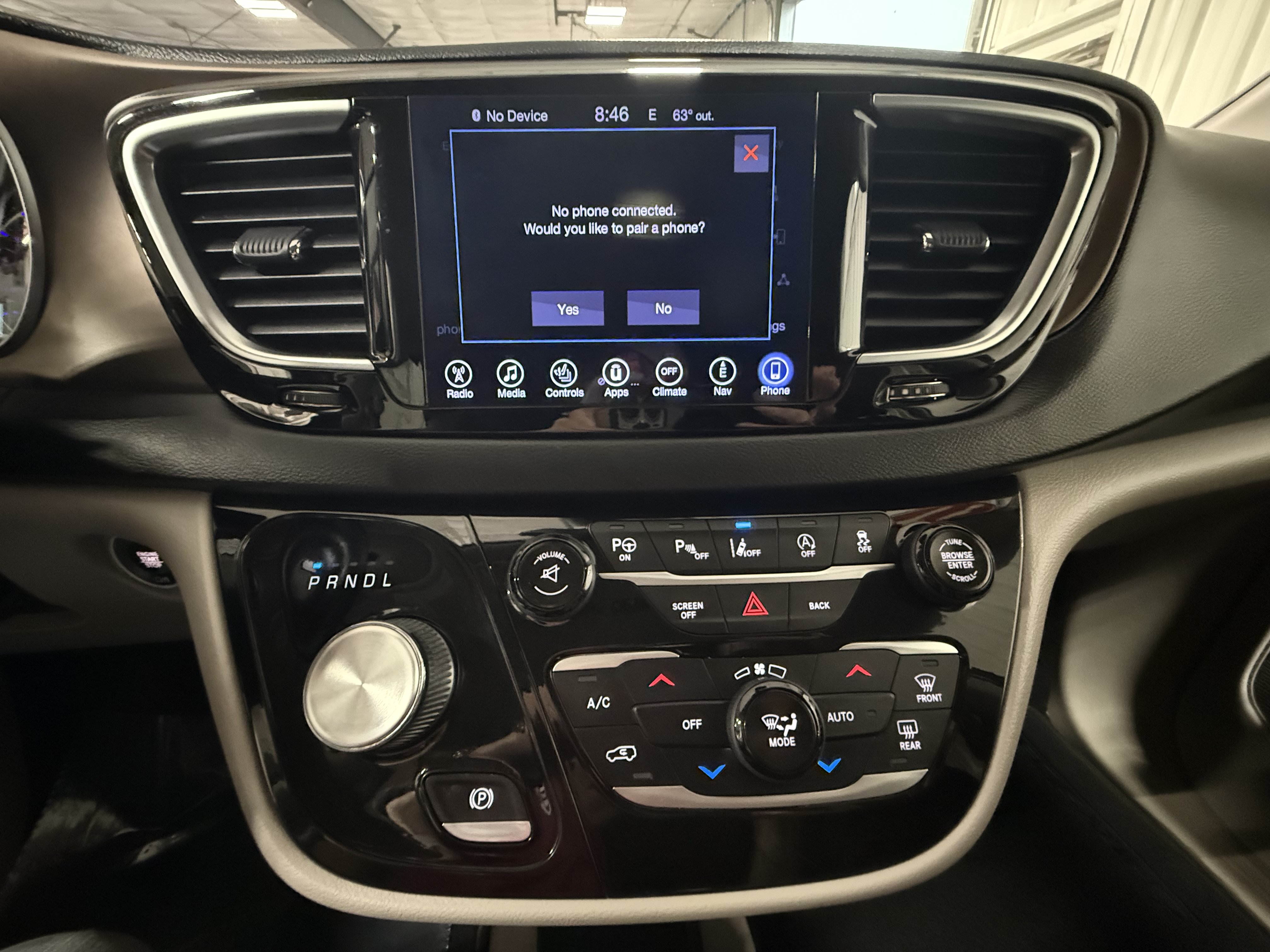 Used 2017 Chrysler Pacifica Touring-L Plus FWD image 34
