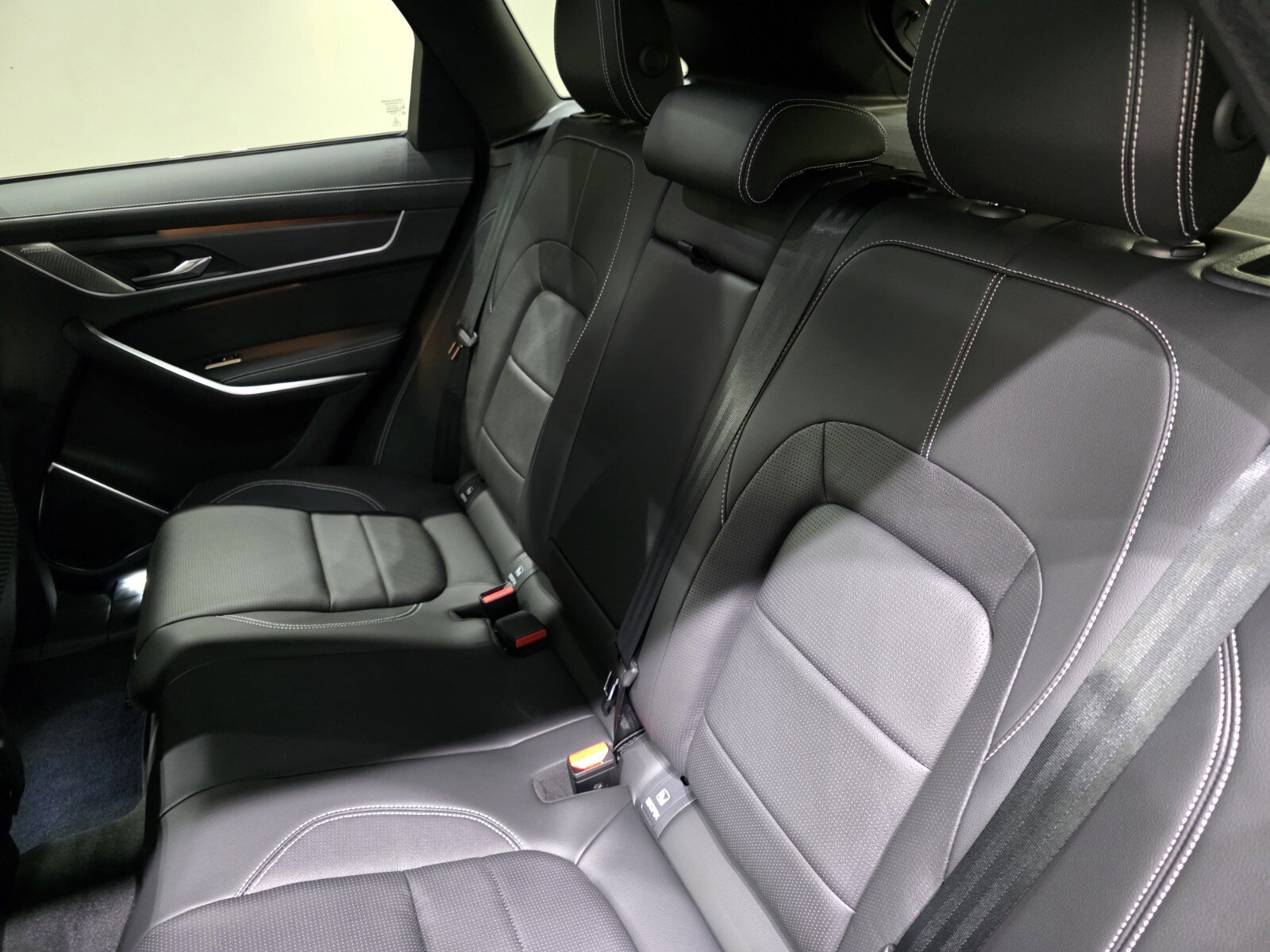 New 2026 Jaguar F-PACE R-Dynamic S AWD/4WD image 13