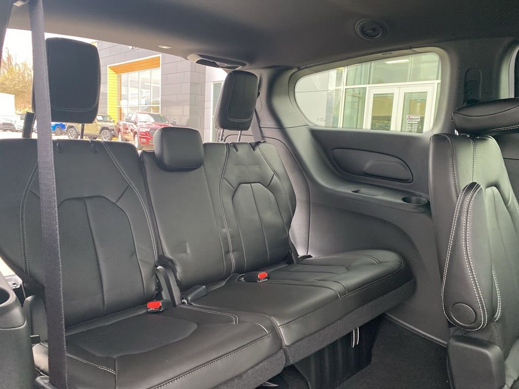 New 2026 Chrysler Voyager LX image 15