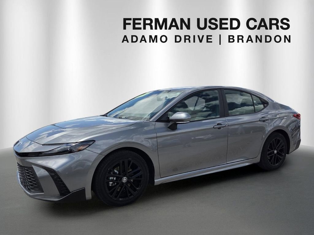 Used 2025 Toyota Camry SE FWD image 1
