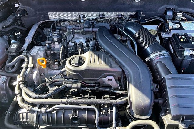 Used 2024 Volkswagen Taos SE image 31