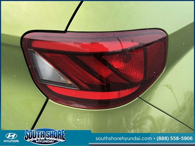 Certified 2022 Hyundai Venue SEL image 9