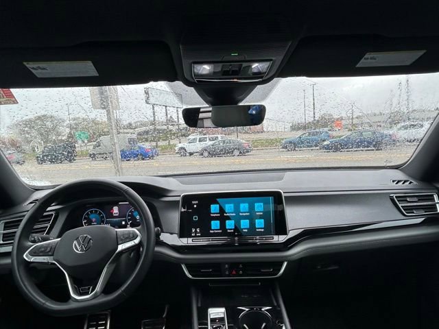 Used 2025 Volkswagen Atlas Cross Sport SEL R-Line AWD/4WD image 13