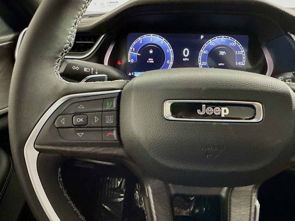 New 2025 Jeep Grand Cherokee Limited w/ Black Appearance Package image 30