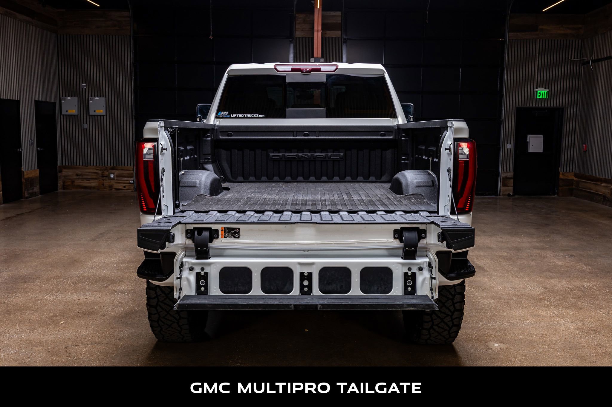 Used 2024 GMC Sierra 2500 Denali w/ Denali Reserve Package image 9