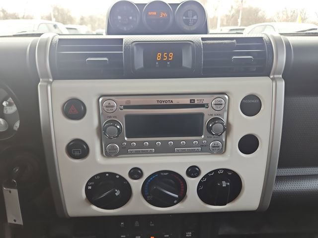 Used 2014 Toyota FJ Cruiser 4WD w/ Upgrade Package image 11