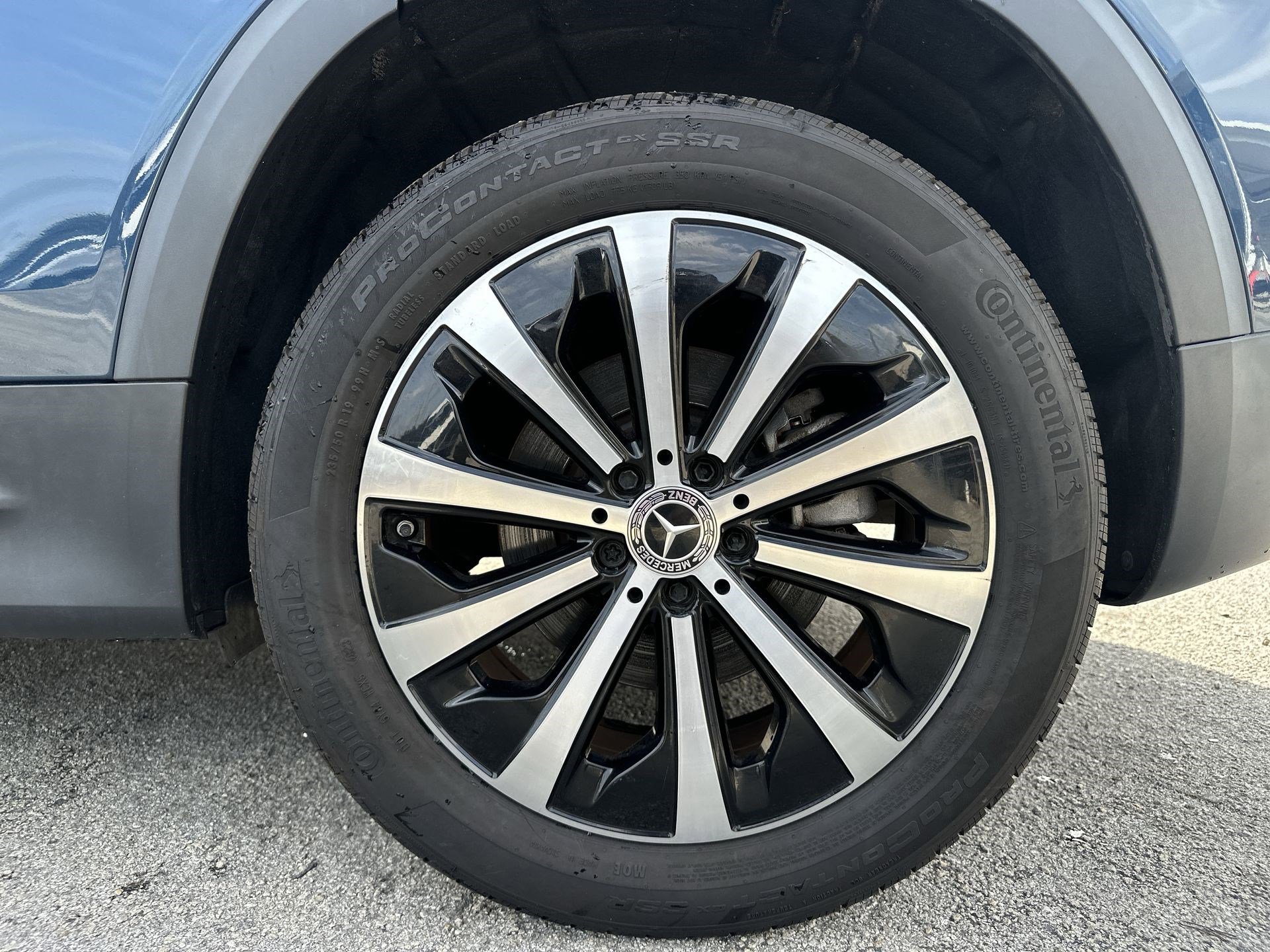 Used 2021 Mercedes-Benz GLB 250 w/ Premium Package image 18